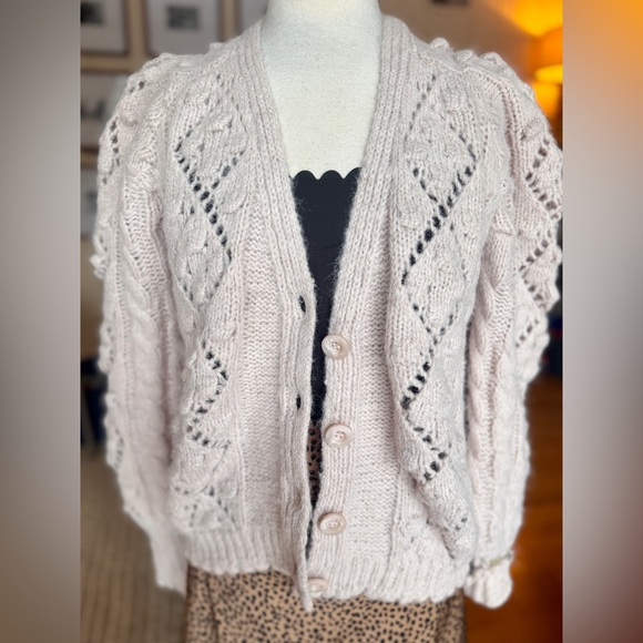 *NWT* In Loom / ‘The Finer Things’ Cropped Button Pom Cardigan / Cream / M/L - Picture 7 of 12